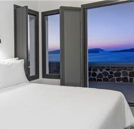 3 Bedroom Villa with Pool in Akrotiri on Santorini, Sleeps 6